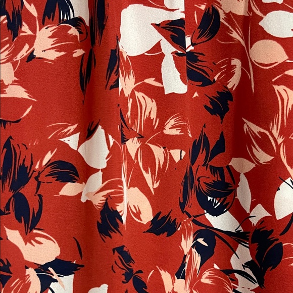 JM Collection Red Floral Blouse Size L - Picture 8 of 9